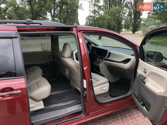 Червоний Тойота Сієнна, об'ємом двигуна 3.5 л та пробігом 90 тис. км за 24500 $, фото 5 на Automoto.ua