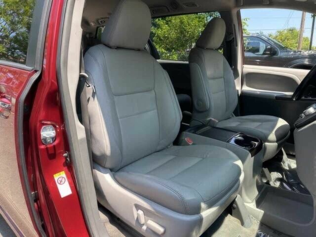 Красный Тойота Сиенна, объемом двигателя 3.5 л и пробегом 42 тыс. км за 15000 $, фото 7 на Automoto.ua