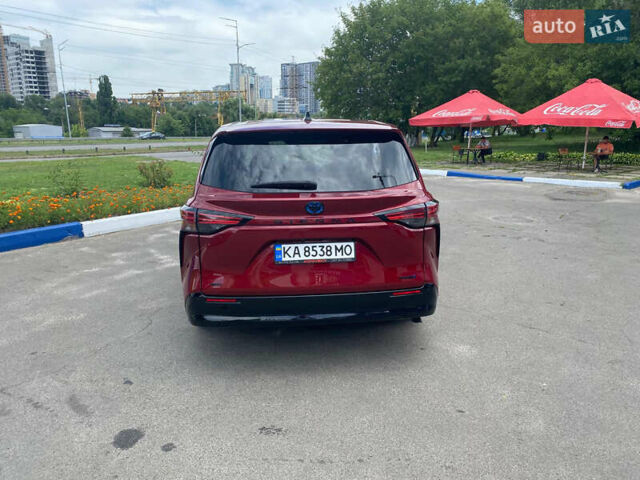 Красный Тойота Сиенна, объемом двигателя 2.49 л и пробегом 96 тыс. км за 35500 $, фото 5 на Automoto.ua