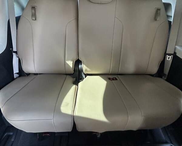 Червоний Тойота Сієнна, об'ємом двигуна 2.49 л та пробігом 112 тис. км за 39300 $, фото 13 на Automoto.ua