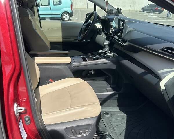 Червоний Тойота Сієнна, об'ємом двигуна 2.49 л та пробігом 112 тис. км за 39300 $, фото 12 на Automoto.ua