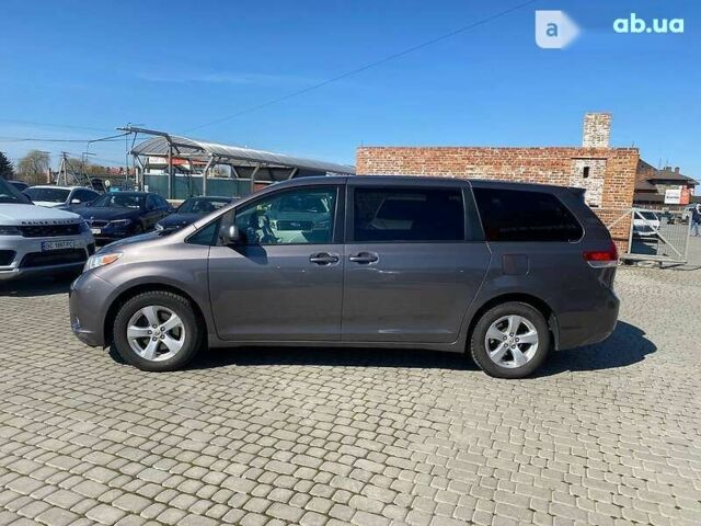 Тойота Сиенна, объемом двигателя 2.7 л и пробегом 200 тыс. км за 14200 $, фото 3 на Automoto.ua