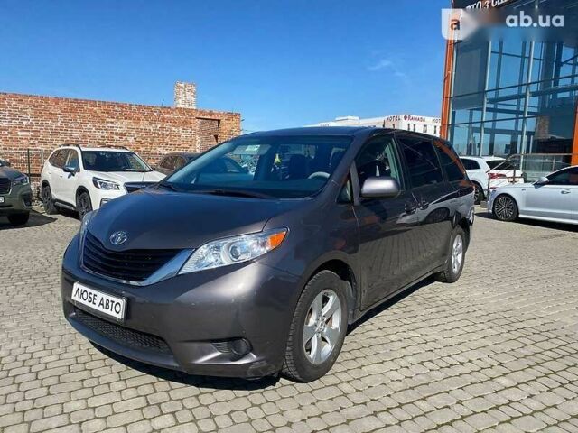 Тойота Сиенна, объемом двигателя 2.7 л и пробегом 200 тыс. км за 14200 $, фото 2 на Automoto.ua