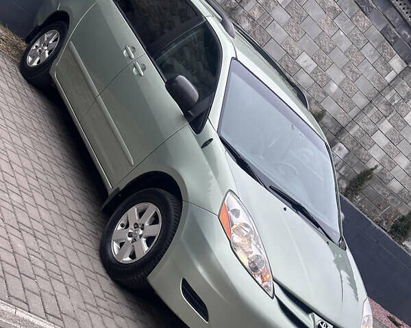 Тойота Сієнна, об'ємом двигуна 3.5 л та пробігом 217 тис. км за 7500 $, фото 3 на Automoto.ua