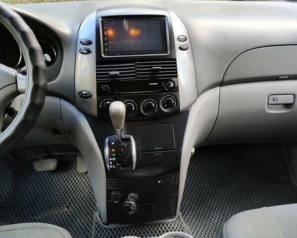 Тойота Сиенна, объемом двигателя 3.46 л и пробегом 336 тыс. км за 8950 $, фото 7 на Automoto.ua
