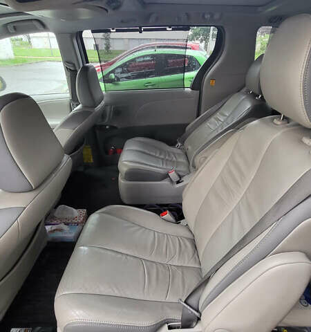 Тойота Сієнна, об'ємом двигуна 3.5 л та пробігом 190 тис. км за 18500 $, фото 9 на Automoto.ua