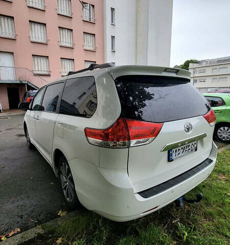 Тойота Сієнна, об'ємом двигуна 3.5 л та пробігом 190 тис. км за 18500 $, фото 7 на Automoto.ua