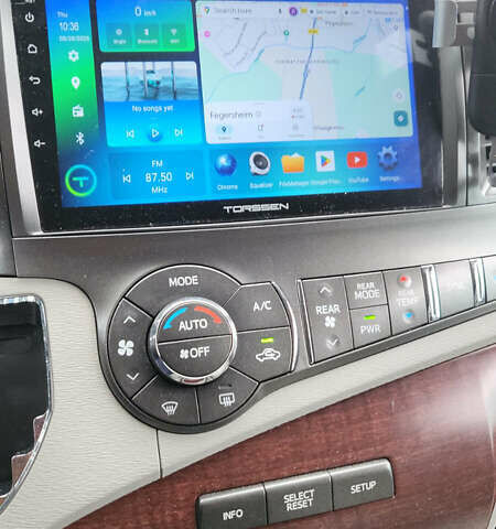 Тойота Сієнна, об'ємом двигуна 3.5 л та пробігом 190 тис. км за 18500 $, фото 13 на Automoto.ua