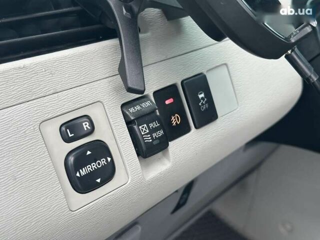 Тойота Сієнна, об'ємом двигуна 0 л та пробігом 280 тис. км за 15490 $, фото 19 на Automoto.ua
