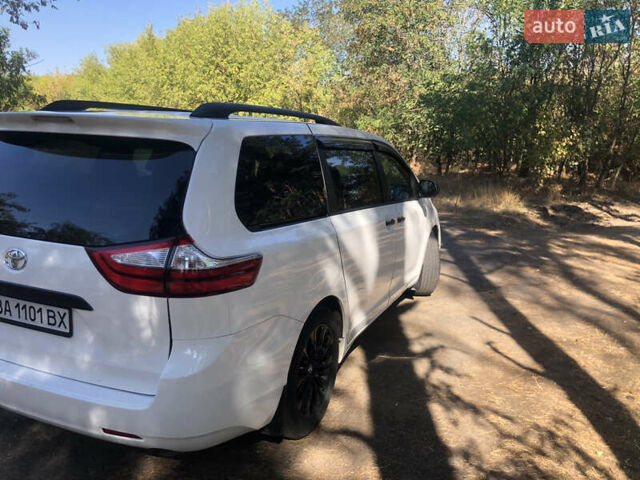 Тойота Сиенна, объемом двигателя 3.46 л и пробегом 160 тыс. км за 19500 $, фото 8 на Automoto.ua