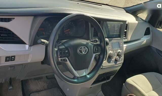 Тойота Сієнна, об'ємом двигуна 3.5 л та пробігом 168 тис. км за 17500 $, фото 8 на Automoto.ua