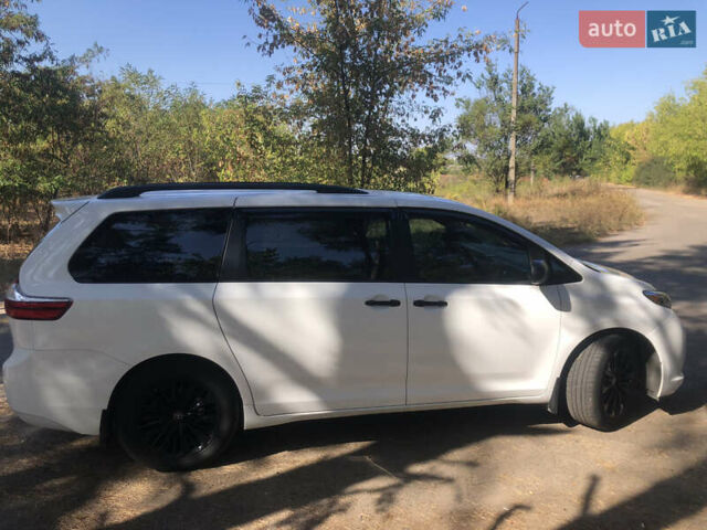 Тойота Сиенна, объемом двигателя 3.46 л и пробегом 160 тыс. км за 19500 $, фото 9 на Automoto.ua