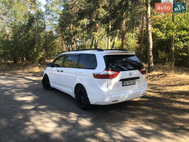 Тойота Сиенна, объемом двигателя 3.46 л и пробегом 160 тыс. км за 19500 $, фото 6 на Automoto.ua