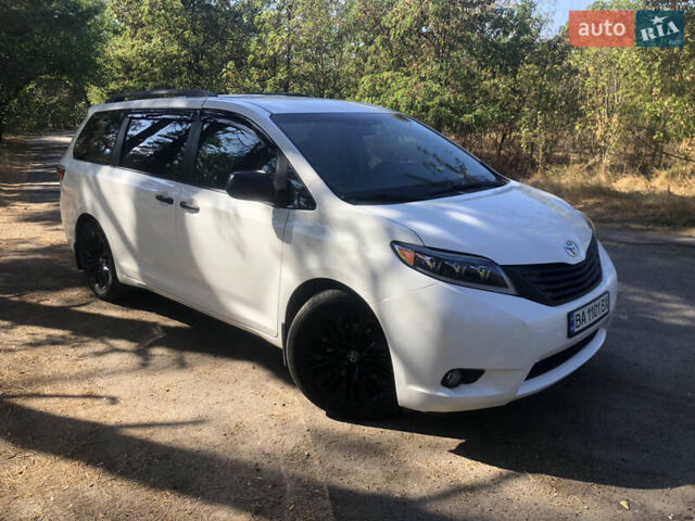Тойота Сиенна, объемом двигателя 3.46 л и пробегом 160 тыс. км за 19500 $, фото 1 на Automoto.ua
