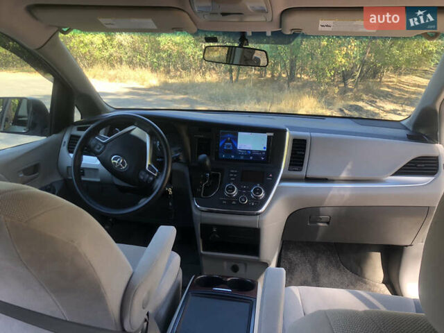 Тойота Сиенна, объемом двигателя 3.46 л и пробегом 160 тыс. км за 19500 $, фото 13 на Automoto.ua