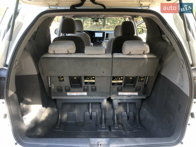 Тойота Сиенна, объемом двигателя 3.46 л и пробегом 160 тыс. км за 19500 $, фото 15 на Automoto.ua