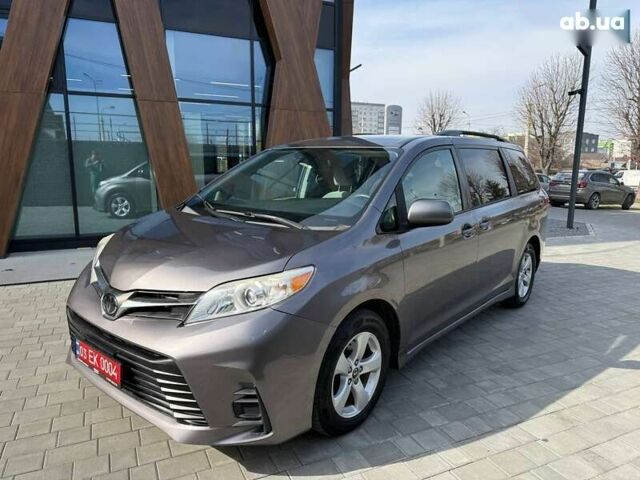 Тойота Сиенна, объемом двигателя 3.5 л и пробегом 105 тыс. км за 15900 $, фото 1 на Automoto.ua