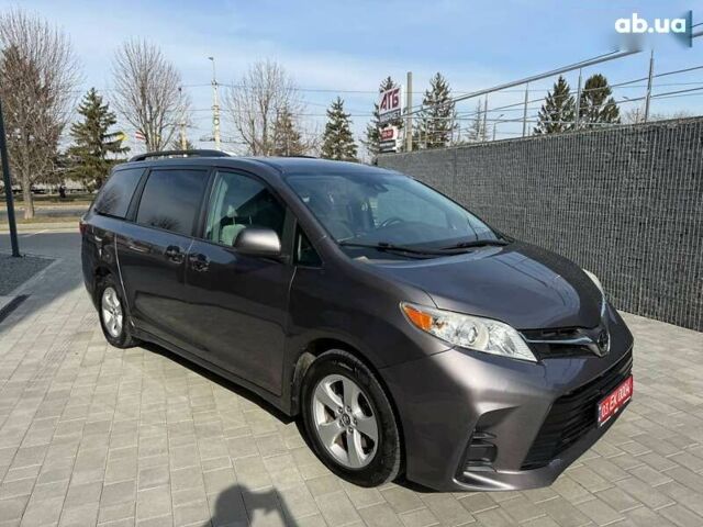 Тойота Сиенна, объемом двигателя 3.5 л и пробегом 105 тыс. км за 15900 $, фото 3 на Automoto.ua