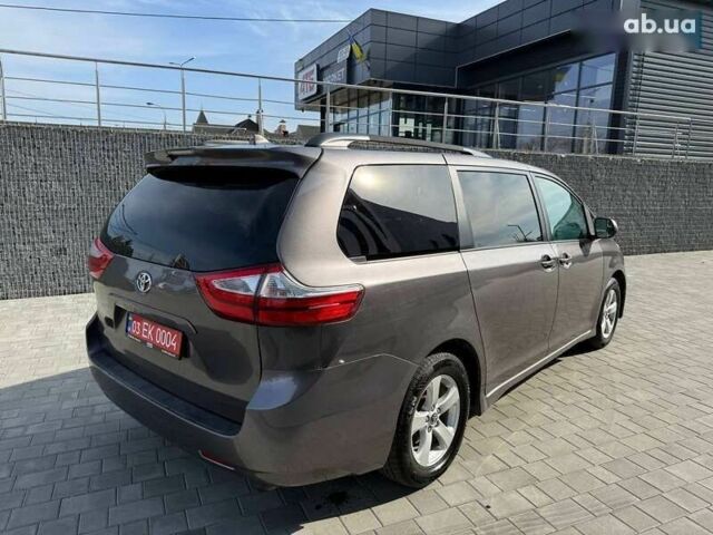 Тойота Сиенна, объемом двигателя 3.5 л и пробегом 105 тыс. км за 15900 $, фото 2 на Automoto.ua