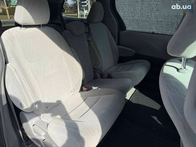 Тойота Сиенна, объемом двигателя 3.5 л и пробегом 105 тыс. км за 15900 $, фото 5 на Automoto.ua