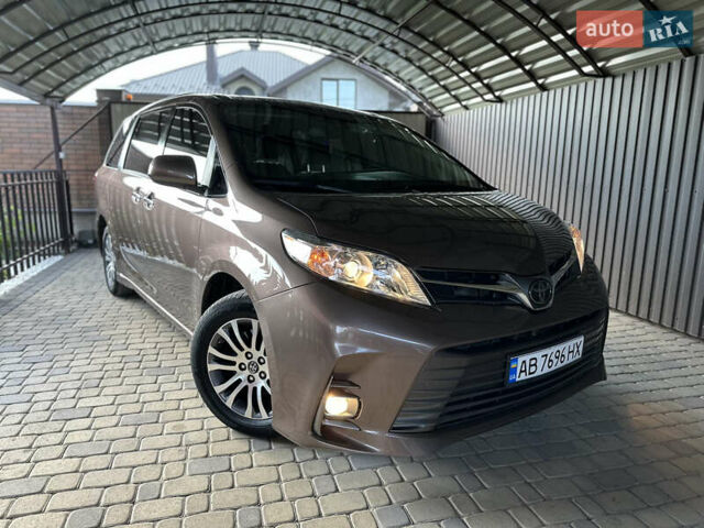Тойота Сиенна, объемом двигателя 3.5 л и пробегом 53 тыс. км за 29500 $, фото 2 на Automoto.ua