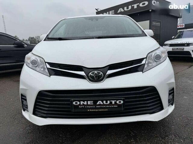 Тойота Сієнна, об'ємом двигуна 3.5 л та пробігом 124 тис. км за 24990 $, фото 2 на Automoto.ua
