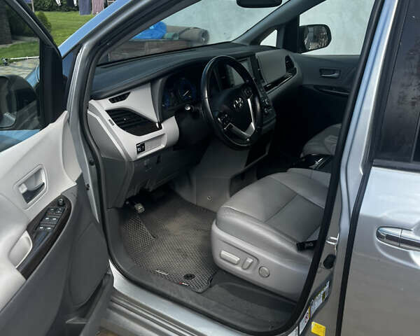 Тойота Сиенна, объемом двигателя 3.5 л и пробегом 95 тыс. км за 27000 $, фото 3 на Automoto.ua