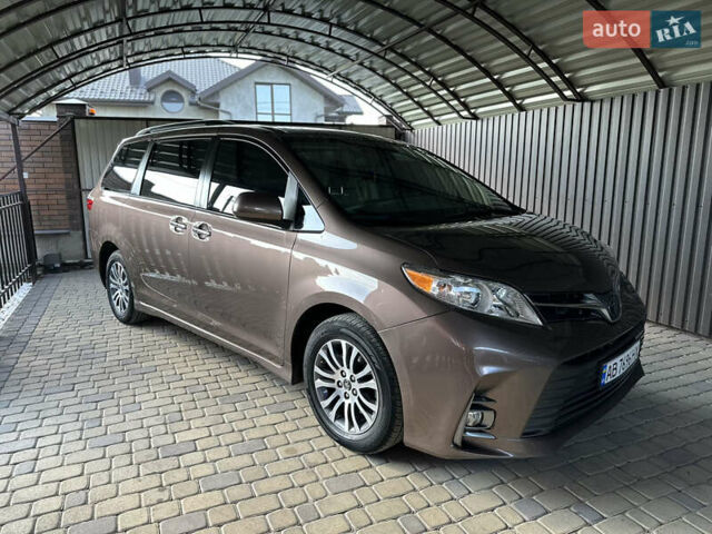 Тойота Сиенна, объемом двигателя 3.5 л и пробегом 53 тыс. км за 29500 $, фото 4 на Automoto.ua