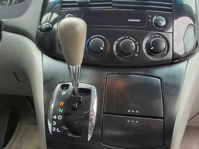 Сірий Тойота Сієнна, об'ємом двигуна 3.3 л та пробігом 270 тис. км за 6999 $, фото 12 на Automoto.ua