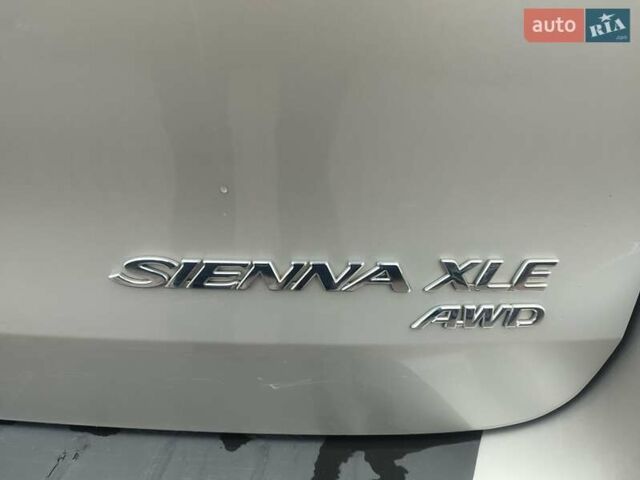 Сірий Тойота Сієнна, об'ємом двигуна 3.3 л та пробігом 320 тис. км за 8400 $, фото 1 на Automoto.ua