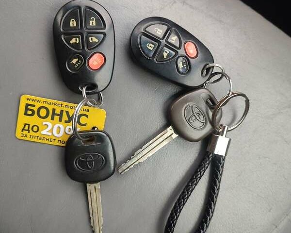 Сірий Тойота Сієнна, об'ємом двигуна 3.3 л та пробігом 320 тис. км за 8400 $, фото 15 на Automoto.ua