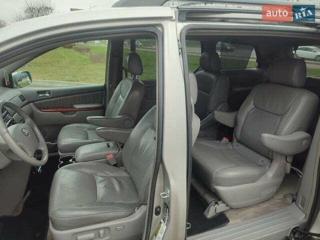 Сірий Тойота Сієнна, об'ємом двигуна 3.3 л та пробігом 320 тис. км за 8400 $, фото 7 на Automoto.ua