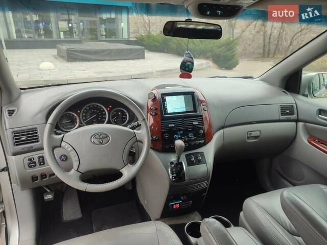 Сірий Тойота Сієнна, об'ємом двигуна 3.3 л та пробігом 320 тис. км за 8400 $, фото 16 на Automoto.ua