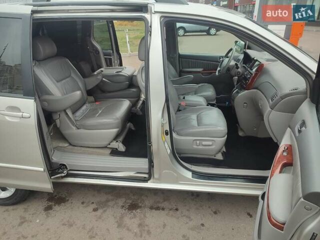 Сірий Тойота Сієнна, об'ємом двигуна 3.3 л та пробігом 320 тис. км за 8400 $, фото 9 на Automoto.ua