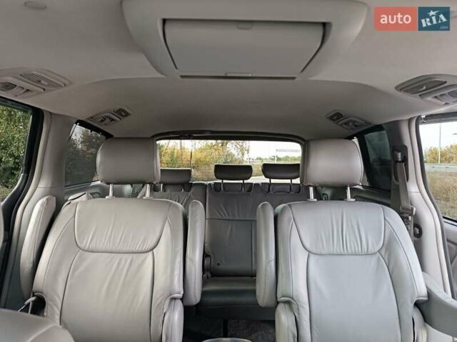 Серый Тойота Сиенна, объемом двигателя 3.5 л и пробегом 170 тыс. км за 15000 $, фото 8 на Automoto.ua