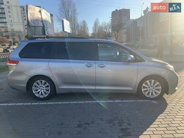 Серый Тойота Сиенна, объемом двигателя 3.5 л и пробегом 227 тыс. км за 13500 $, фото 5 на Automoto.ua
