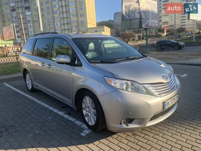Серый Тойота Сиенна, объемом двигателя 3.5 л и пробегом 227 тыс. км за 13500 $, фото 6 на Automoto.ua