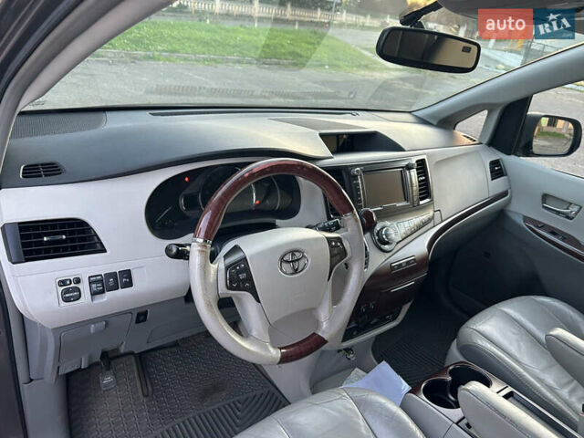 Сірий Тойота Сієнна, об'ємом двигуна 3.46 л та пробігом 368 тис. км за 15800 $, фото 10 на Automoto.ua