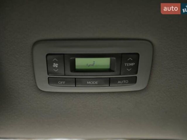 Серый Тойота Сиенна, объемом двигателя 3.46 л и пробегом 203 тыс. км за 17999 $, фото 67 на Automoto.ua