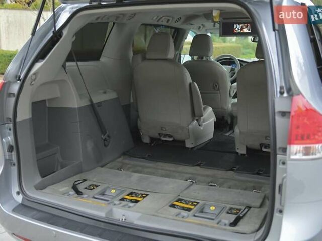 Серый Тойота Сиенна, объемом двигателя 3.46 л и пробегом 203 тыс. км за 17999 $, фото 72 на Automoto.ua