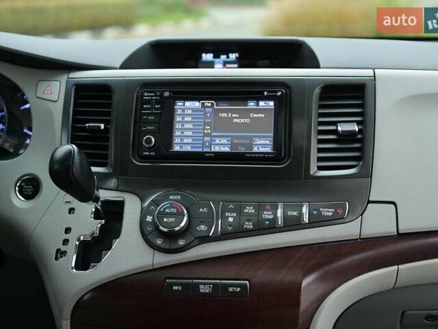 Серый Тойота Сиенна, объемом двигателя 3.46 л и пробегом 203 тыс. км за 17999 $, фото 60 на Automoto.ua