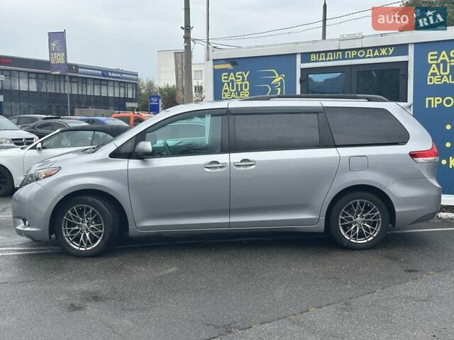 Серый Тойота Сиенна, объемом двигателя 3.5 л и пробегом 280 тыс. км за 15990 $, фото 9 на Automoto.ua