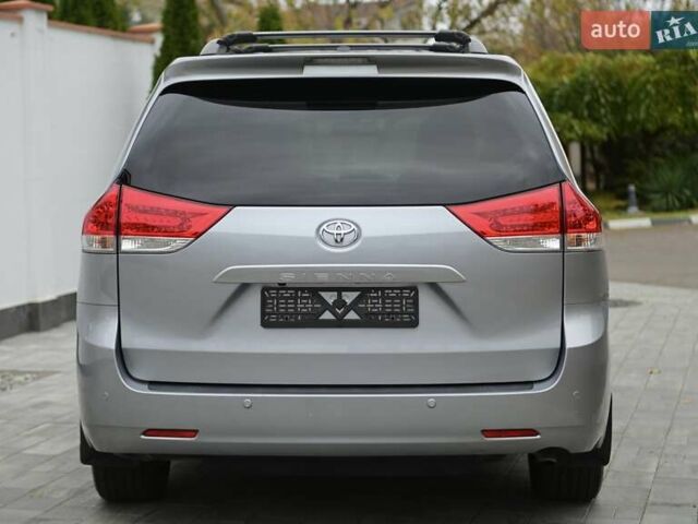 Серый Тойота Сиенна, объемом двигателя 3.46 л и пробегом 203 тыс. км за 17999 $, фото 28 на Automoto.ua