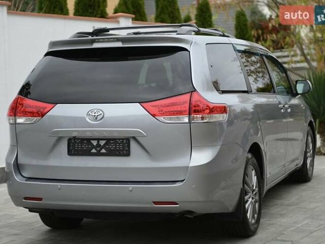 Серый Тойота Сиенна, объемом двигателя 3.46 л и пробегом 203 тыс. км за 17999 $, фото 29 на Automoto.ua