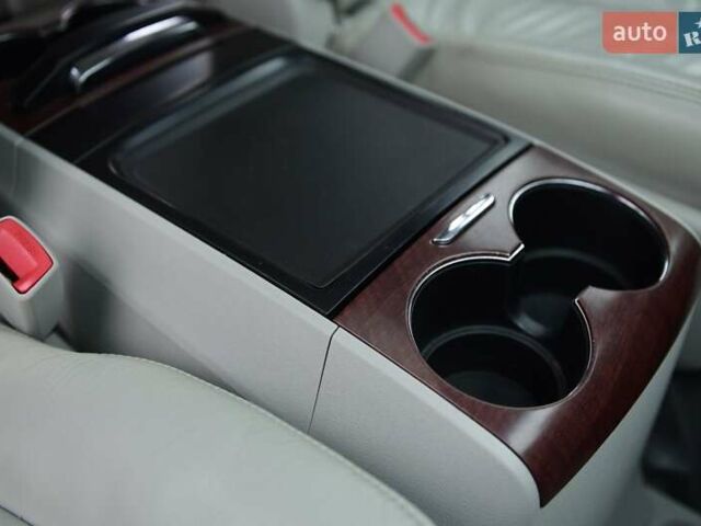 Серый Тойота Сиенна, объемом двигателя 3.46 л и пробегом 203 тыс. км за 17999 $, фото 58 на Automoto.ua