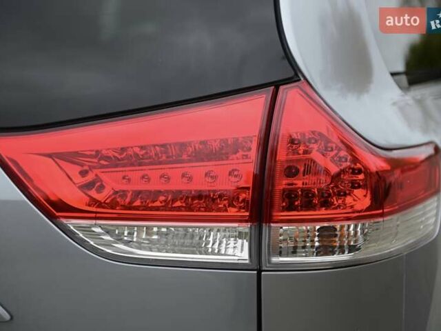 Серый Тойота Сиенна, объемом двигателя 3.46 л и пробегом 203 тыс. км за 17999 $, фото 27 на Automoto.ua