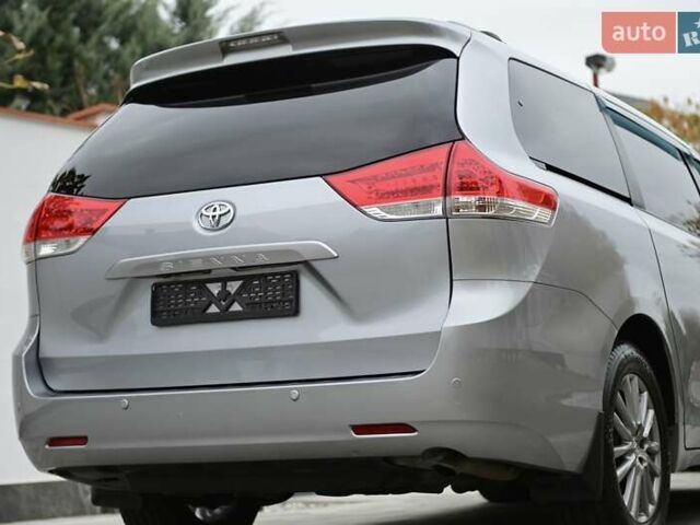 Серый Тойота Сиенна, объемом двигателя 3.46 л и пробегом 203 тыс. км за 17999 $, фото 30 на Automoto.ua