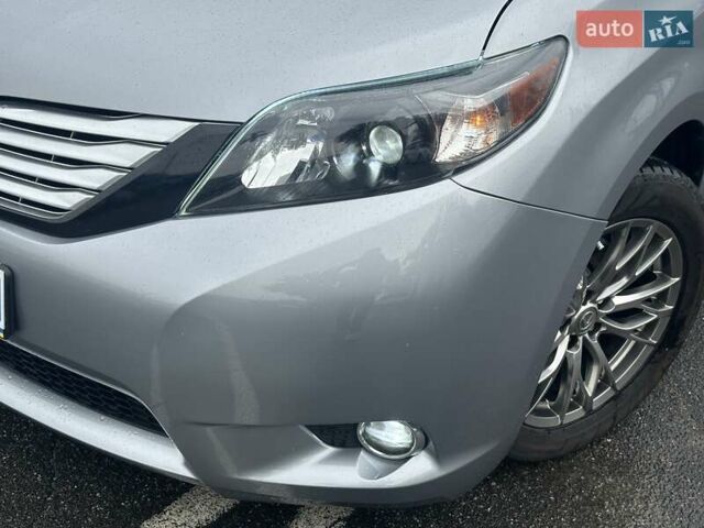 Серый Тойота Сиенна, объемом двигателя 3.5 л и пробегом 280 тыс. км за 15990 $, фото 12 на Automoto.ua