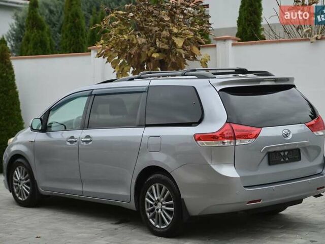Серый Тойота Сиенна, объемом двигателя 3.46 л и пробегом 203 тыс. км за 17999 $, фото 10 на Automoto.ua