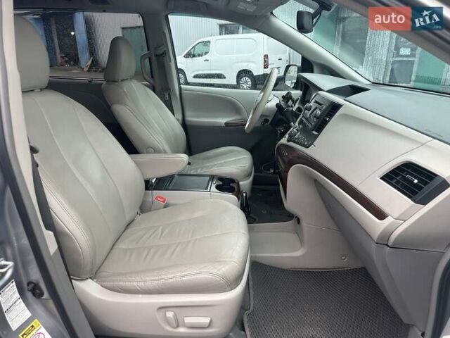 Серый Тойота Сиенна, объемом двигателя 3.5 л и пробегом 280 тыс. км за 15990 $, фото 33 на Automoto.ua